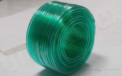 ¿Por qué la manguera transparente de PVC se vuelve negra?
