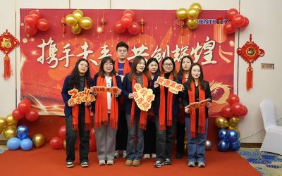 Aparición del grupo Orientflex antes de la ceremonia anual
